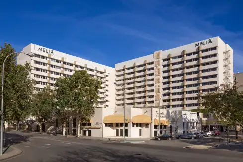 [Photo of the front of the hotel]